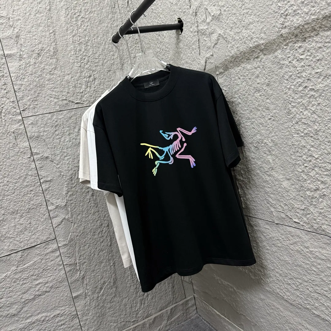 ARC'TERYX* * 2025 New Arrival Classic T Same Style ：Black White Size： S （90-130 ） M （120-150 ） L （140-165 ） XL （160-180 ） XXL （180 ）